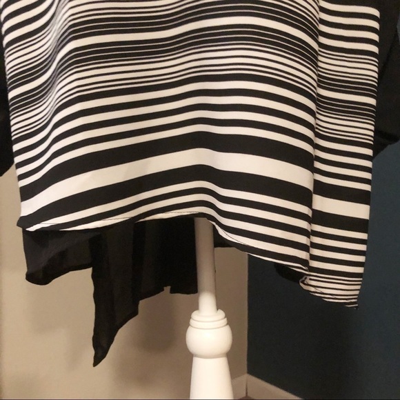 Lane Bryant asymmetrical black white pattern top - Picture 3 of 10